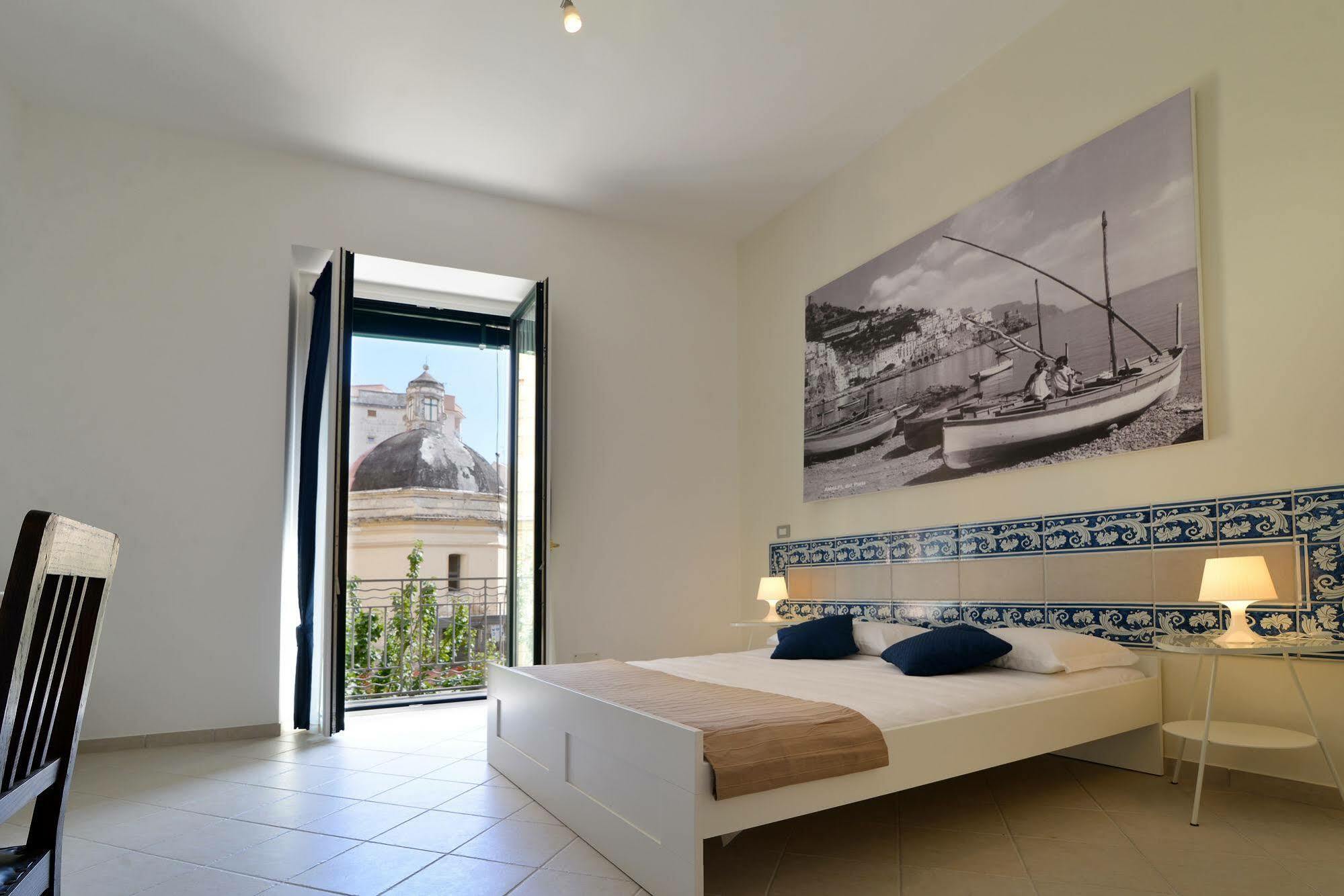 Santi E Saraceni Rooms Σαλέρνο Εξωτερικό φωτογραφία