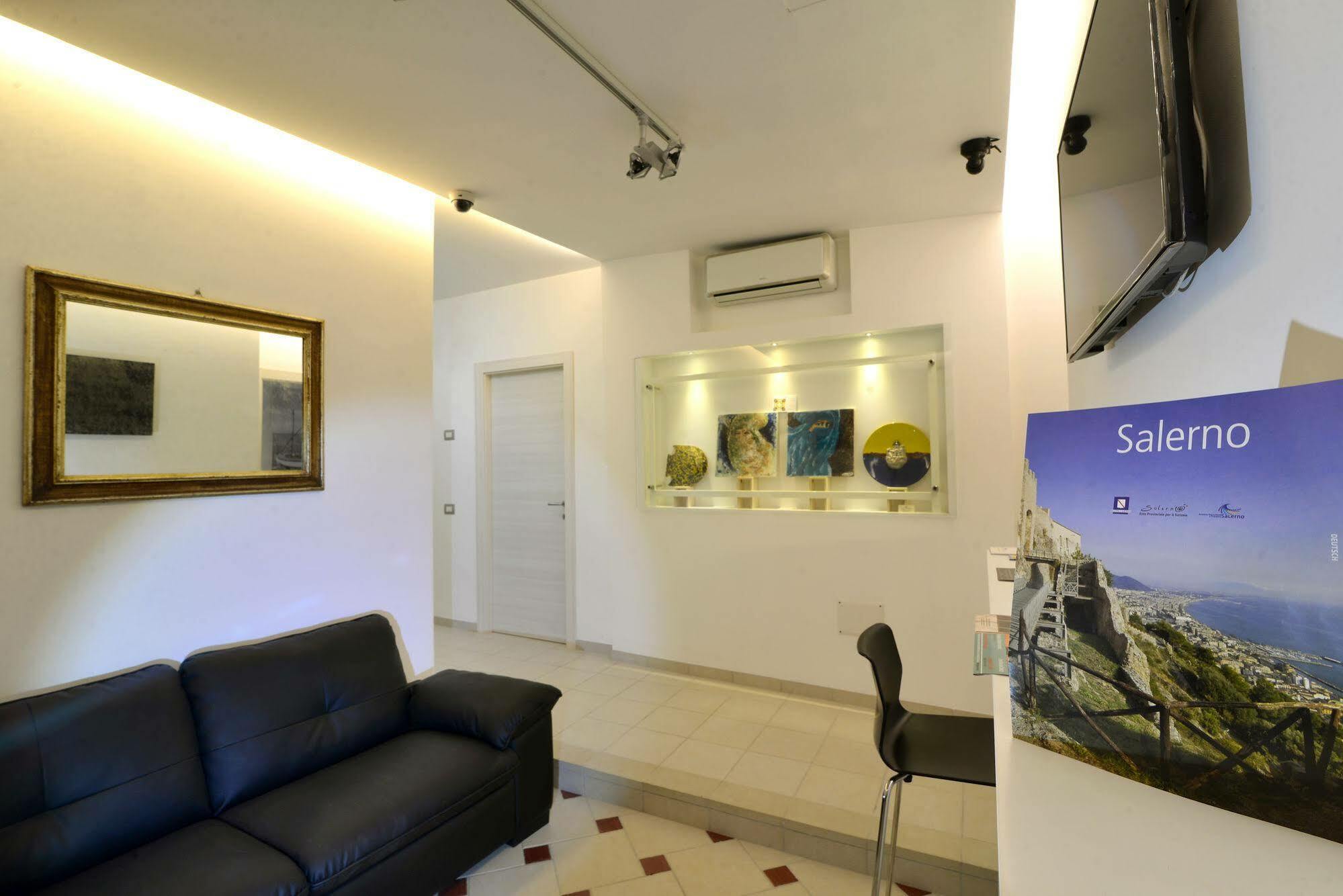 Santi E Saraceni Rooms Σαλέρνο Εξωτερικό φωτογραφία