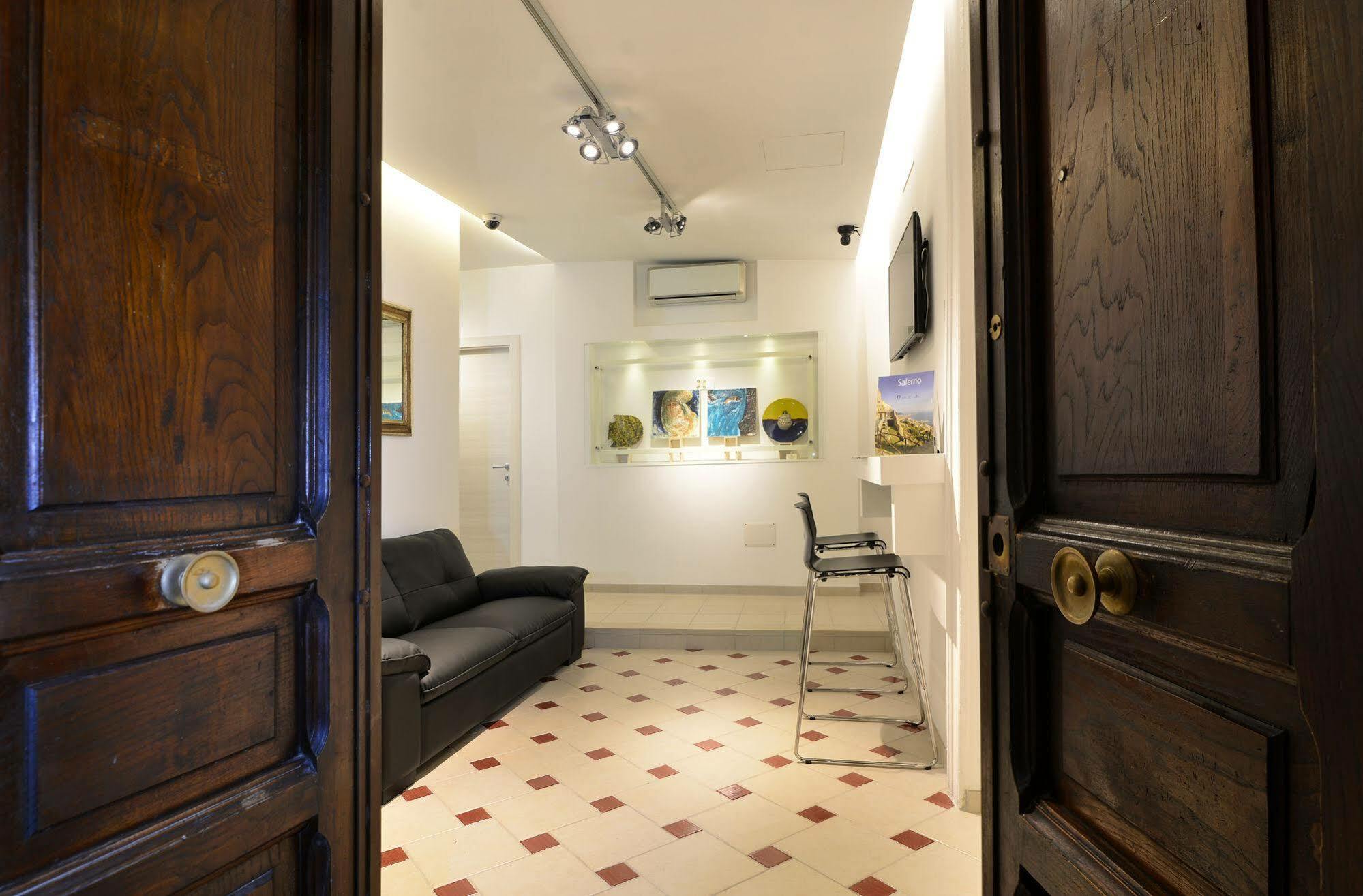 Santi E Saraceni Rooms Σαλέρνο Εξωτερικό φωτογραφία